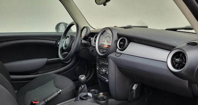 MINI Cooper cena 28900 przebieg: 129000, rok produkcji 2011 z Rakoniewice małe 436